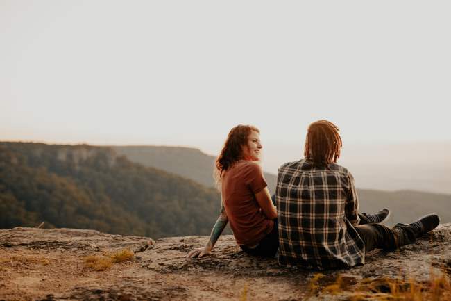 Zwillinge: Kompatibilität mit anderen Zeichen in der Liebe, im Bett...