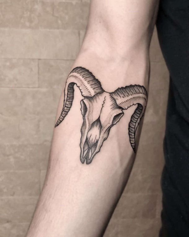 steinbock tattoo 90