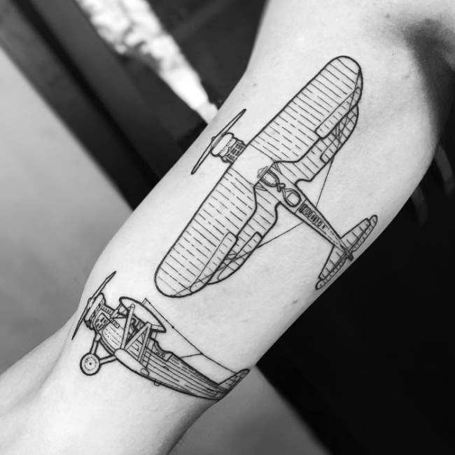 tattoo flugzeug 74