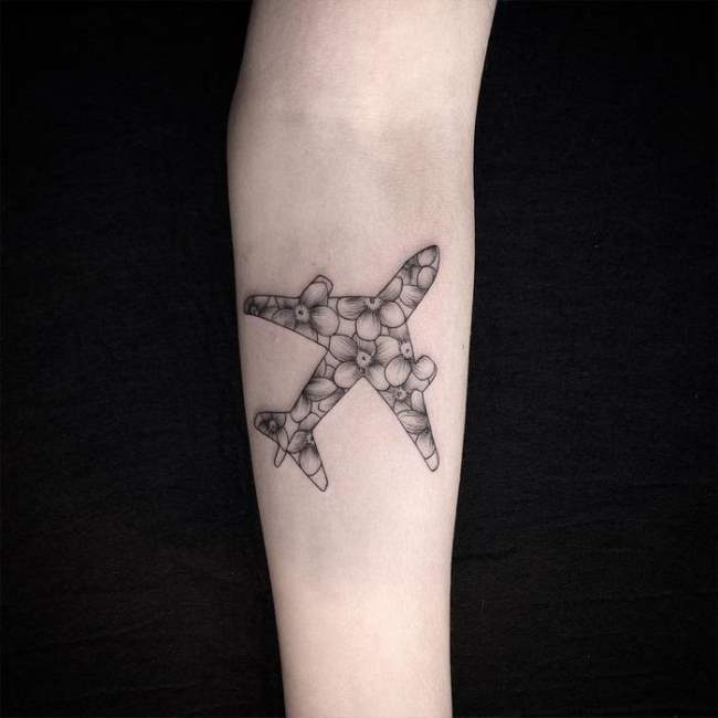 tattoo flugzeug 98