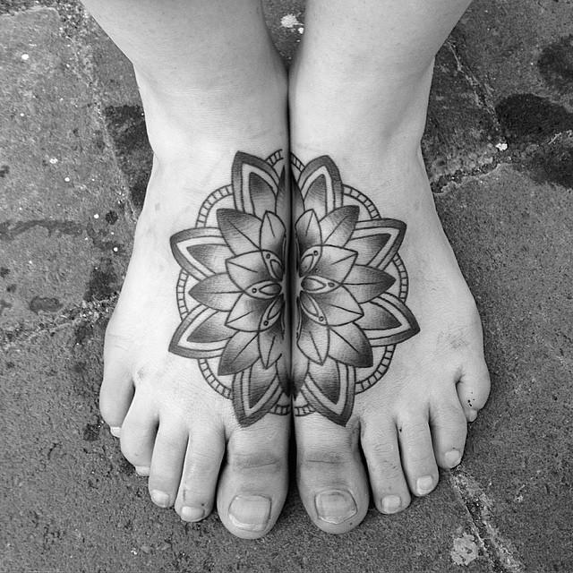 tatuaje mandala 681