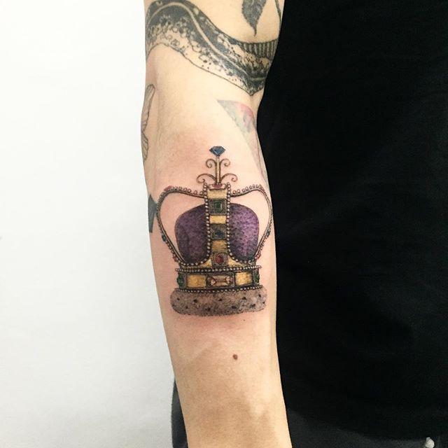 tatuaje corona 681