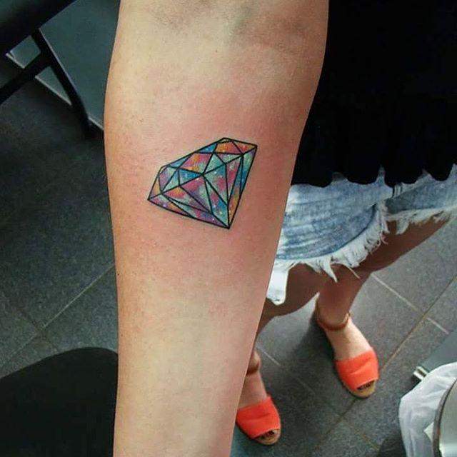 tatuaje diamante 281