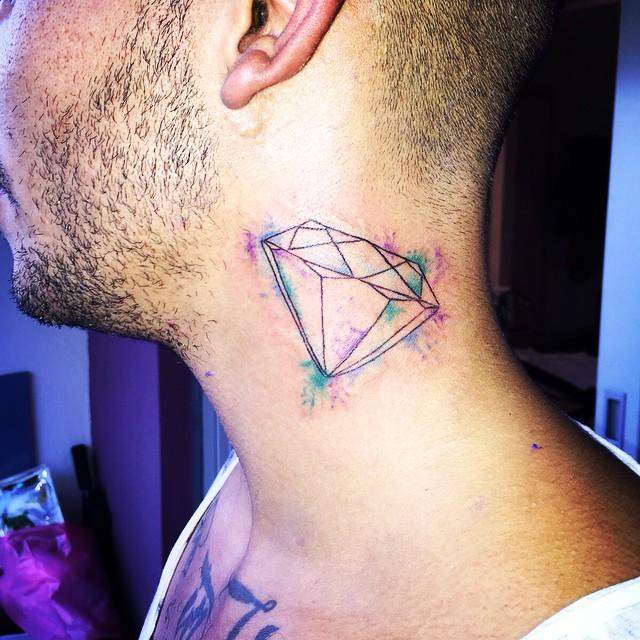 tatuaje diamante 561
