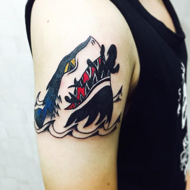 tatuaje tiburon 211
