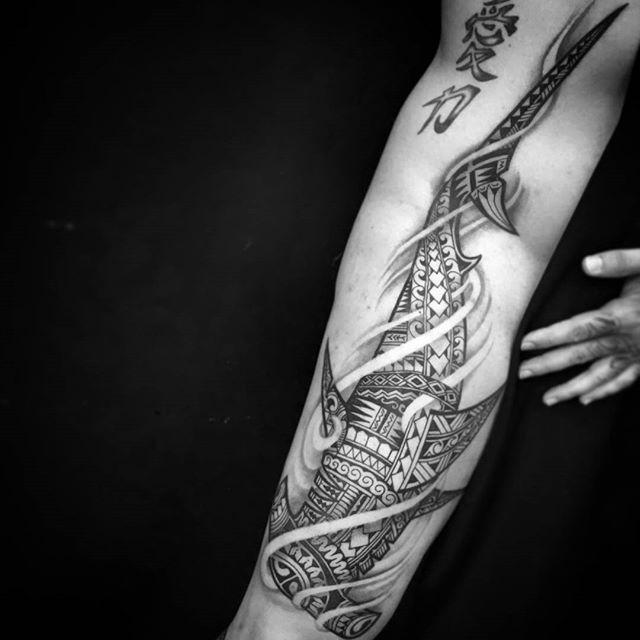 tatuaje tiburon 251