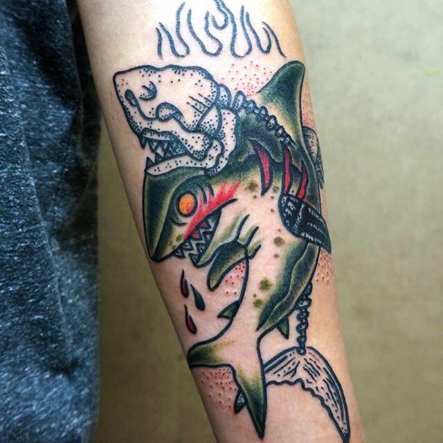 tatuaje tiburon 391