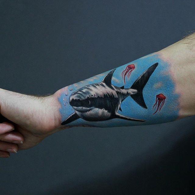 tatuaje tiburon 451