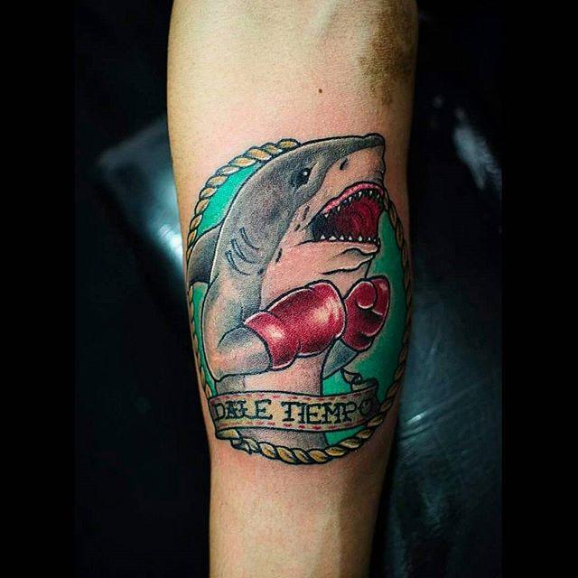 tatuaje tiburon 461
