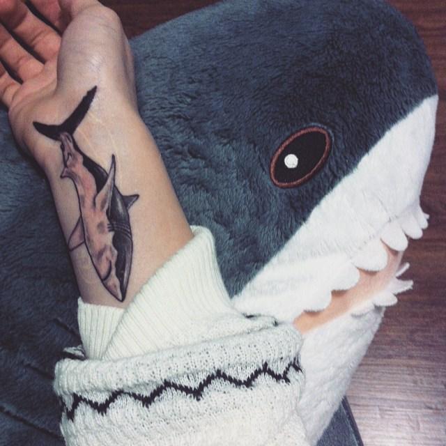 tatuaje tiburon 621