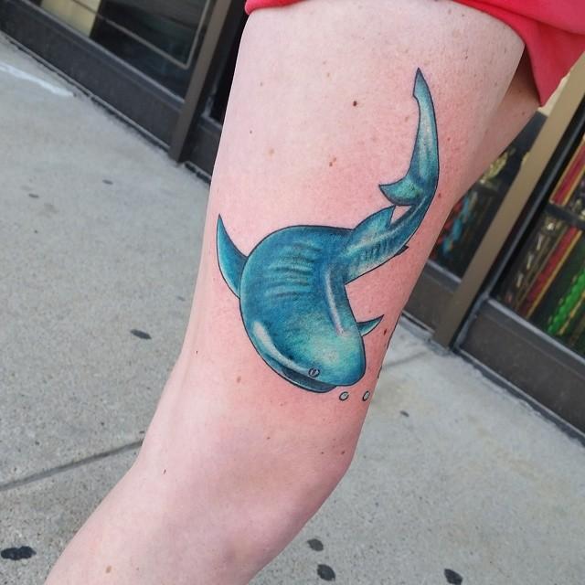 tatuaje tiburon 631