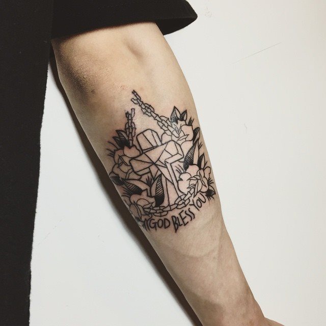 tatuaje cruz 131