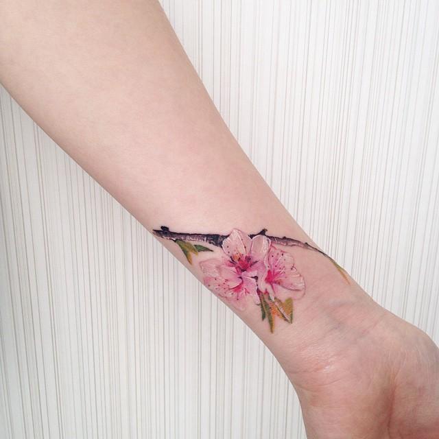 tatuaje flor cerezo sakura 11