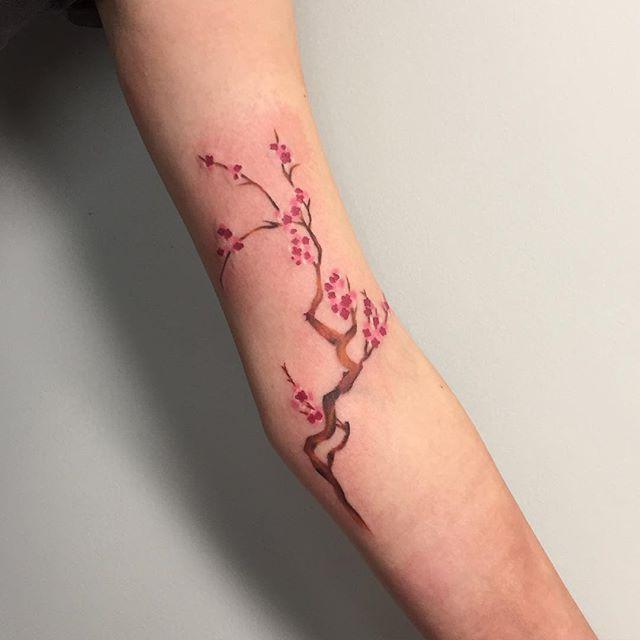 tatuaje flor cerezo sakura 241
