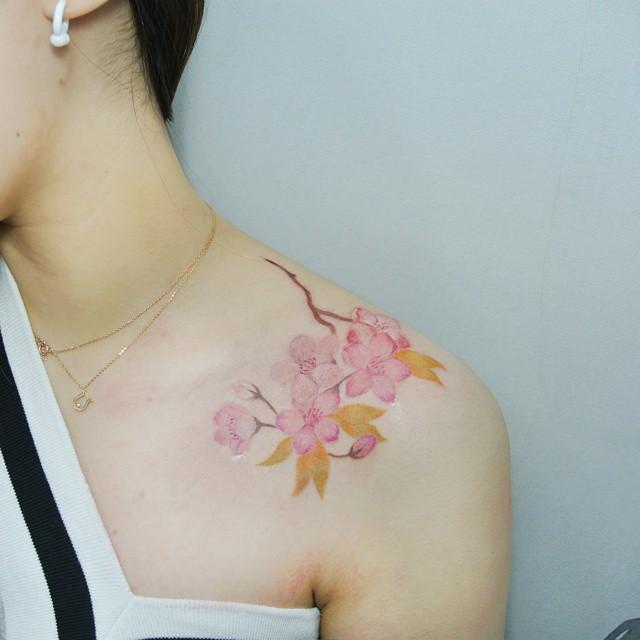 tatuaje flor cerezo sakura 271