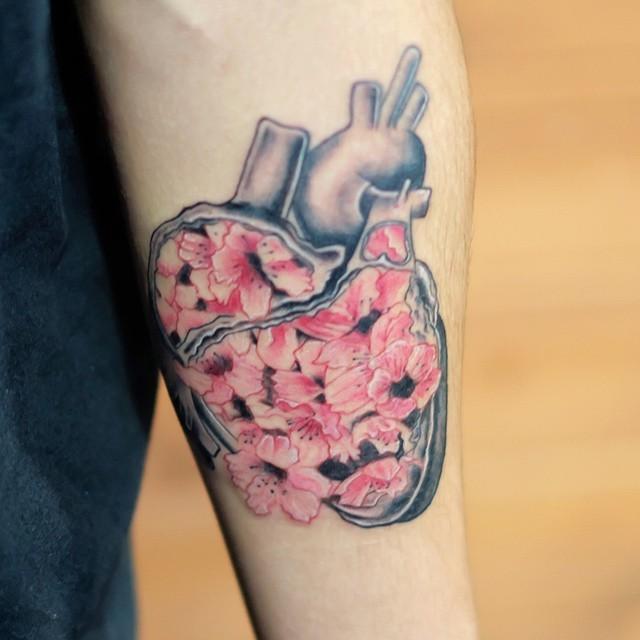 tatuaje flor cerezo sakura 311