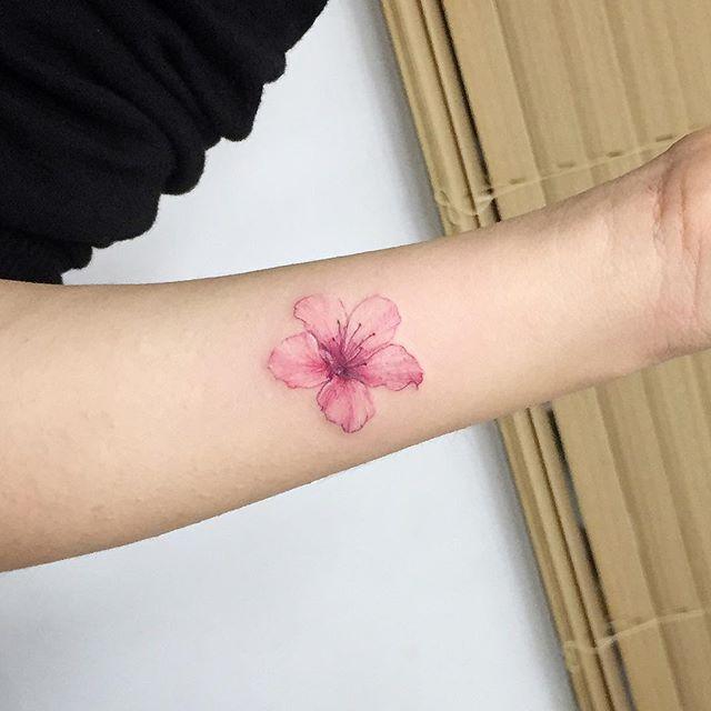 tatuaje flor cerezo sakura 61