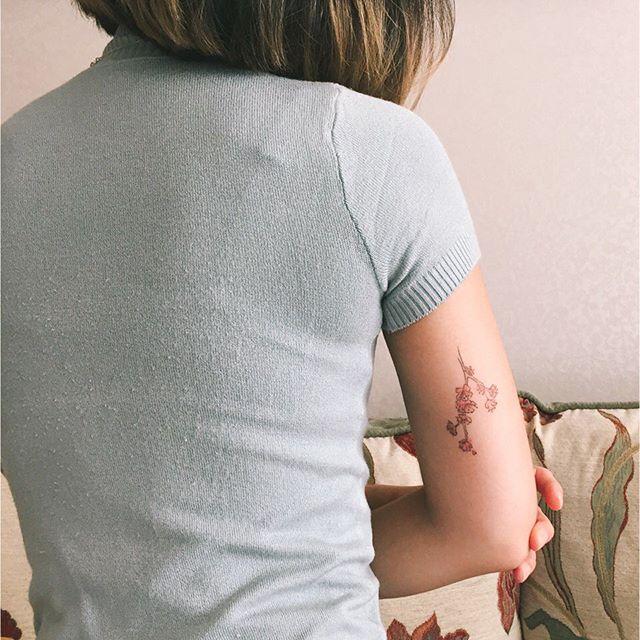 tatuaje flor cerezo sakura 81