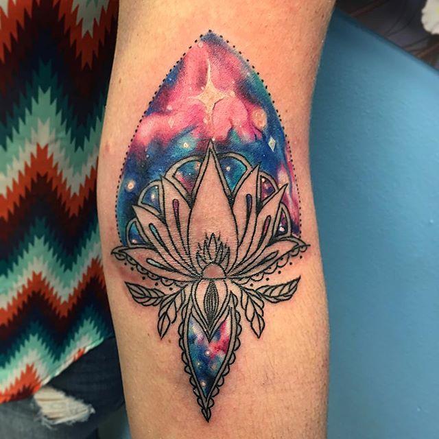 tatuaje flor de loto 391