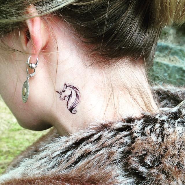 tatuaje unicornio 221