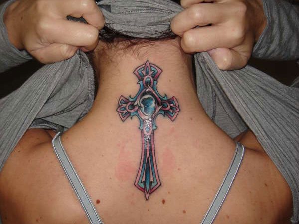 Tatuajes de cruz egipcia, cristiana, celta, etc