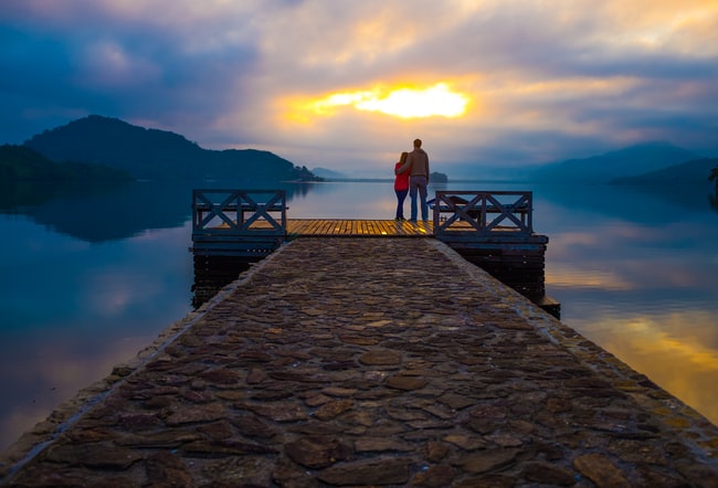 Hombre Sagitario y Mujer Géminis: Compatibilidad de pareja a corto y largo plazo