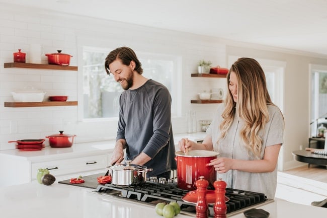 4 cosas que mejoras cuando tu pareja es tu opuesto