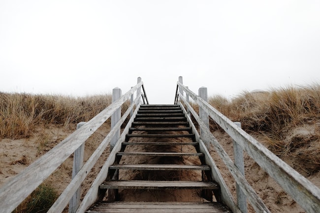 Soñar con subir por unas escaleras ¿Qué significa?