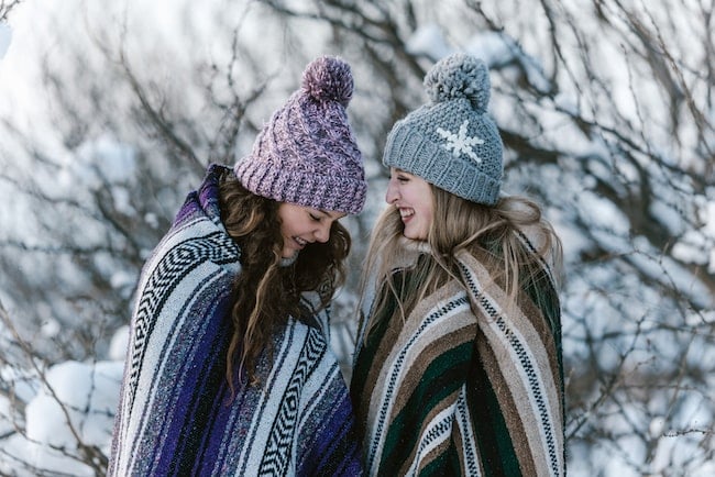 dos hermanas muy felices