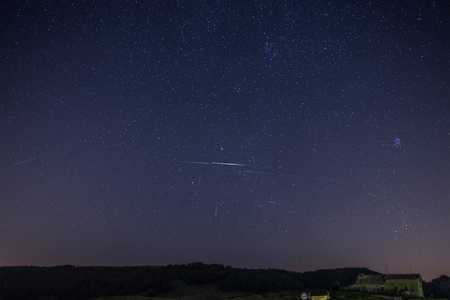 Una estrella fugaz o meteorito