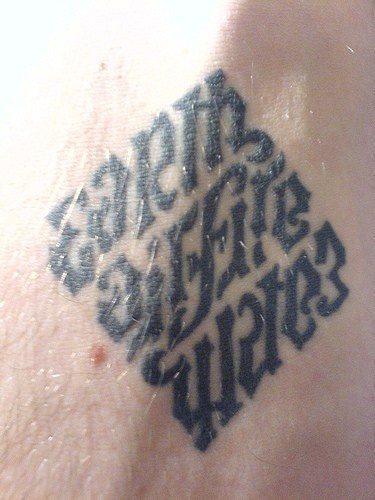 ambigrama-tatuaje-11