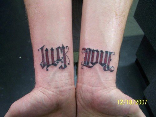 tatuajes-de-ambigramas-14