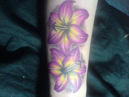 tatuaje-flores-de-lirio-11
