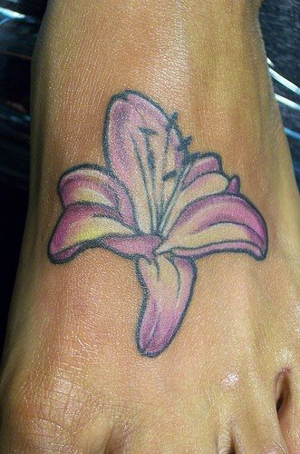 tatuaje-flores-de-lirio-16