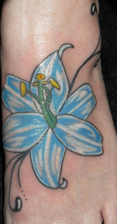tatuajes-flor-de-lirio-02