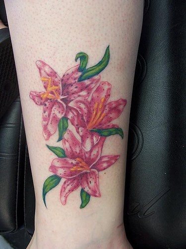 tatuajes-flor-de-lirio-07