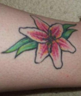 tatuajes-flor-de-lirio-12