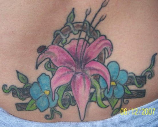 tatuajes-flor-de-lirio-17