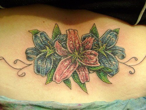 tatuajes-flor-de-lirio-19