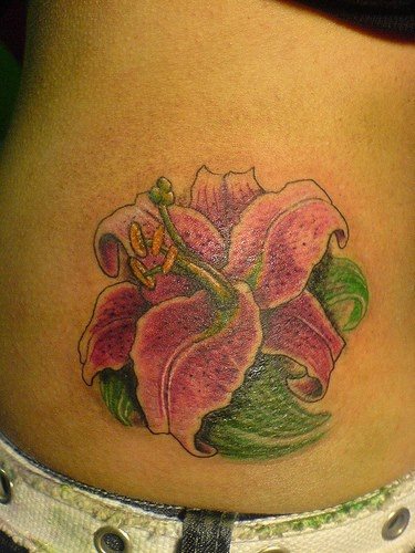 tatuajes-flor-de-lirio-35
