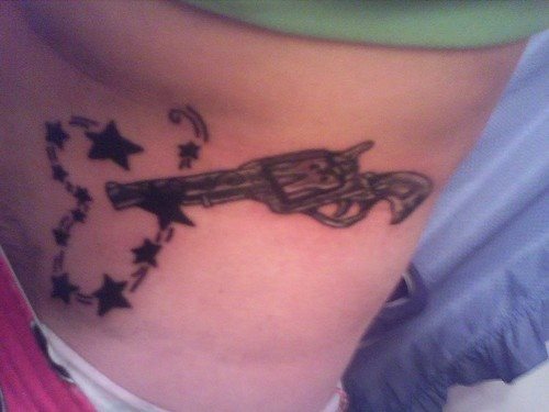 Tatuajes-pistolas-y-armas-02