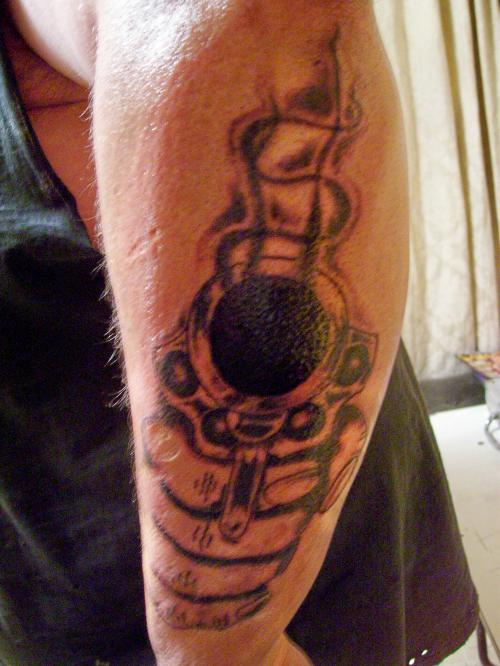 Tatuajes-pistolas-y-armas-16