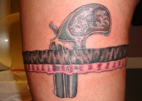 Tatuajes-pistolas-y-armas-37