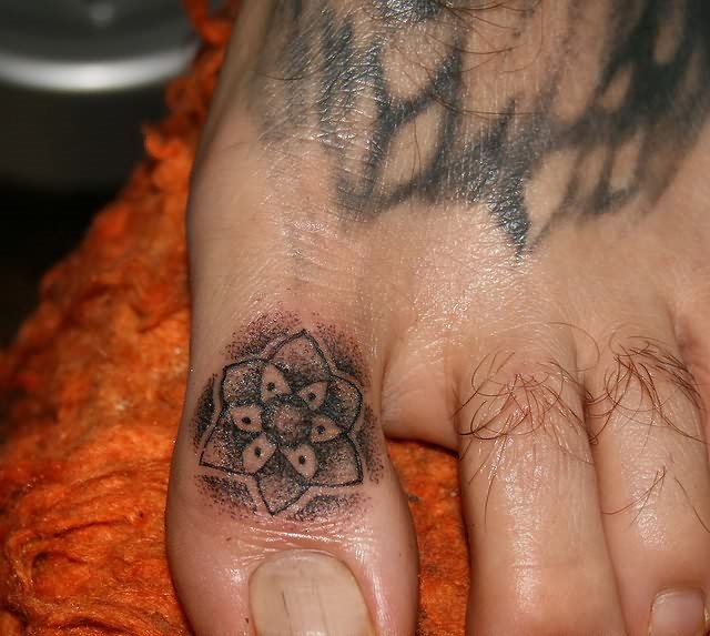 tatuajes-dedo-pie-13