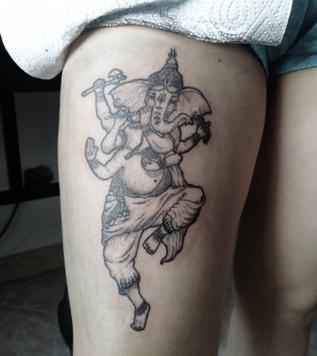 tattoo femenino con la ganesha 12