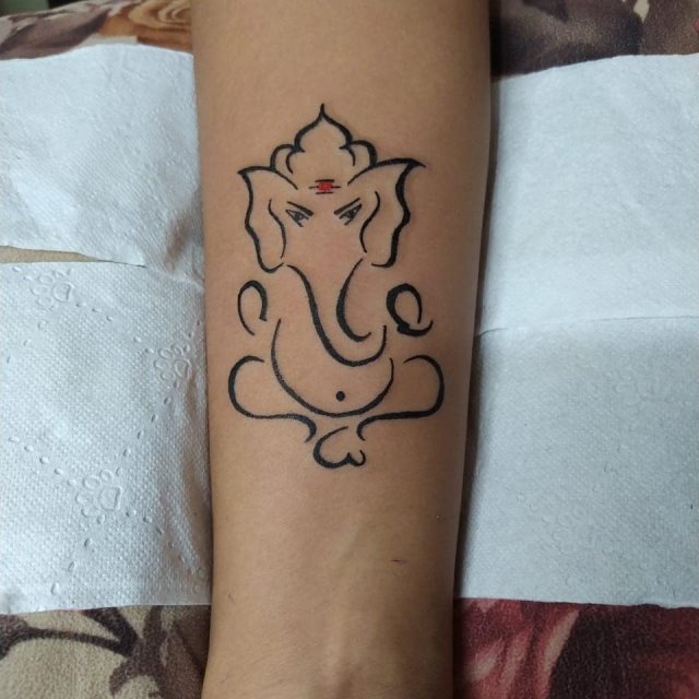 tattoo femenino con la ganesha 20