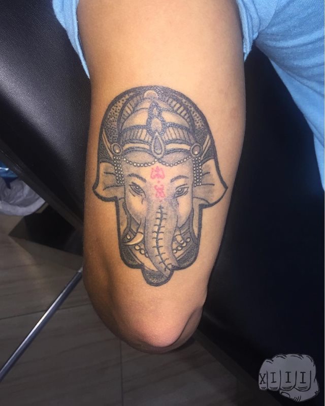 tattoo femenino con la ganesha 29