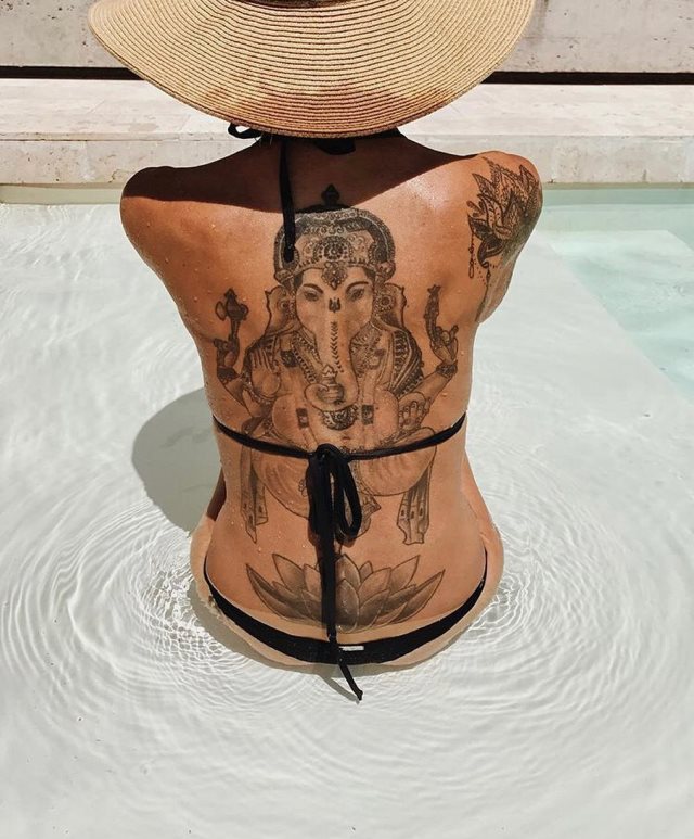 tattoo femenino con la ganesha 40
