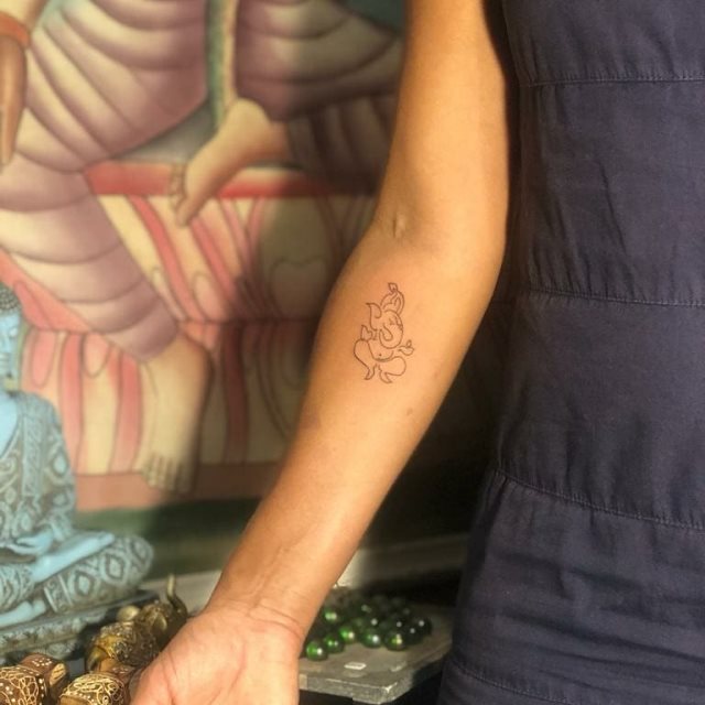 tattoo femenino con la ganesha 51