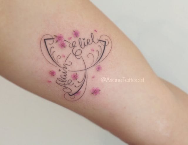 tattoo femenino con nombre 101